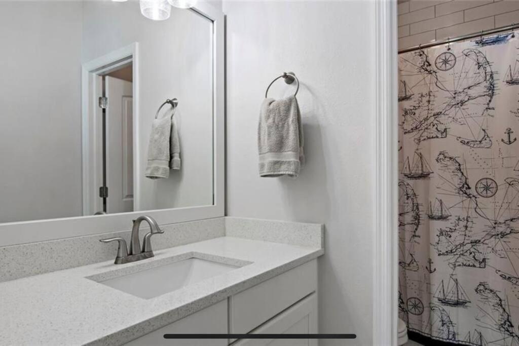 Luxurious Modern Townhouse Right Across Beach!! Table Tennis St. Pete Beach Esterno foto