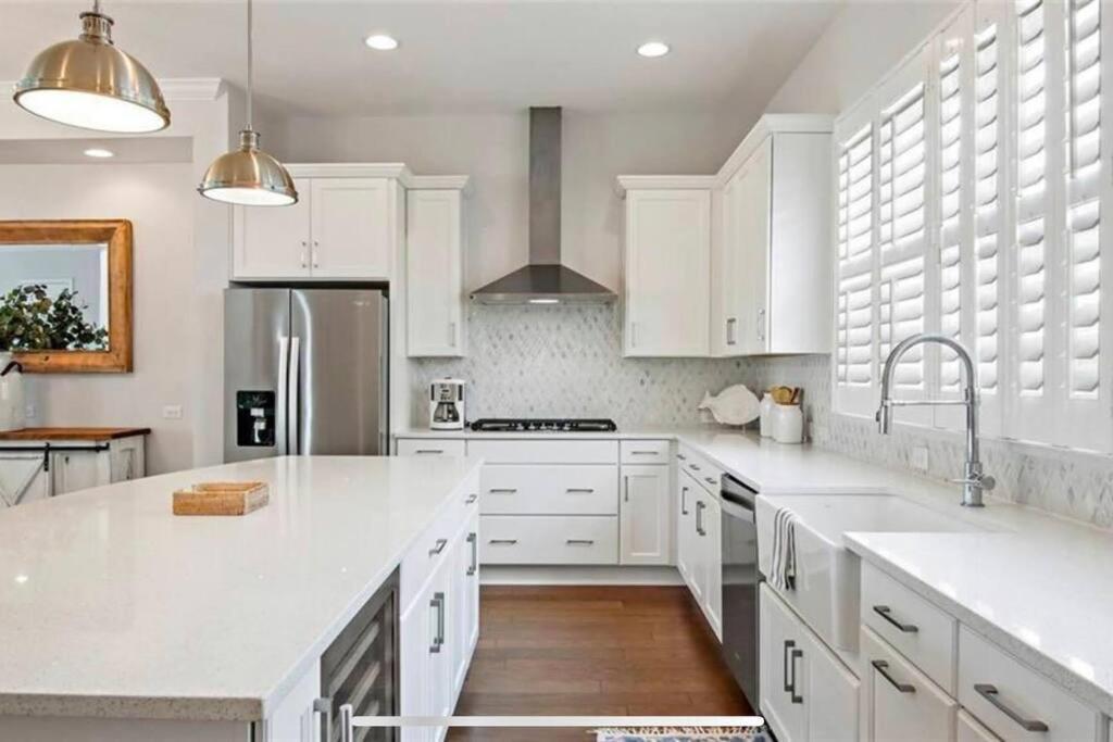 Luxurious Modern Townhouse Right Across Beach!! Table Tennis St. Pete Beach Esterno foto