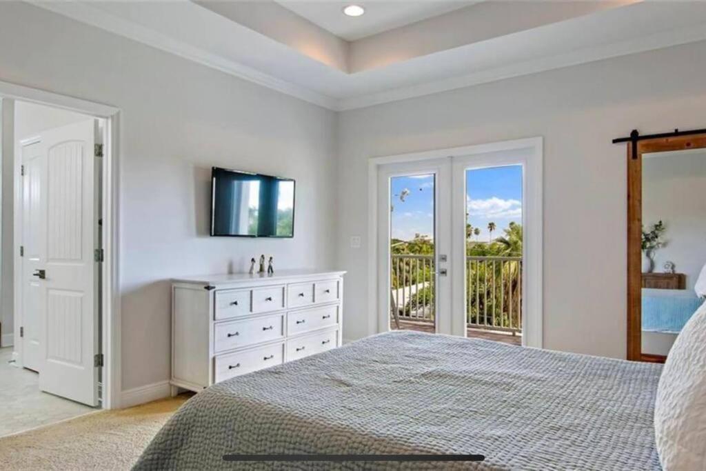 Luxurious Modern Townhouse Right Across Beach!! Table Tennis St. Pete Beach Esterno foto
