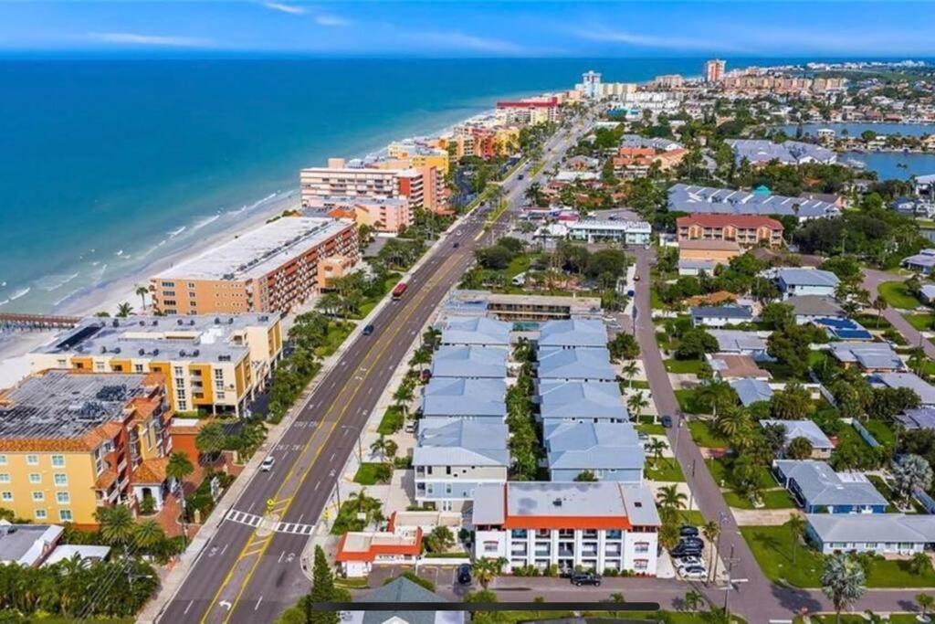 Luxurious Modern Townhouse Right Across Beach!! Table Tennis St. Pete Beach Esterno foto