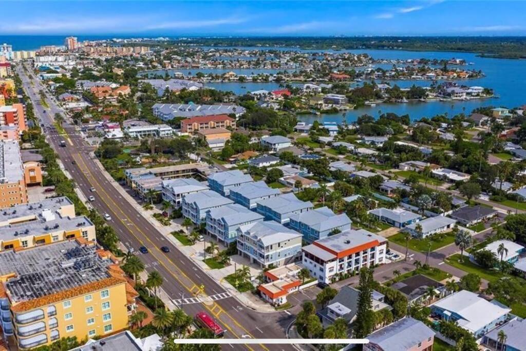 Luxurious Modern Townhouse Right Across Beach!! Table Tennis St. Pete Beach Esterno foto