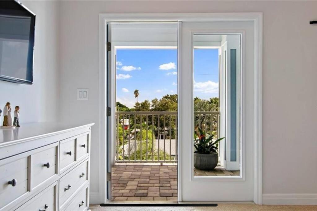 Luxurious Modern Townhouse Right Across Beach!! Table Tennis St. Pete Beach Esterno foto